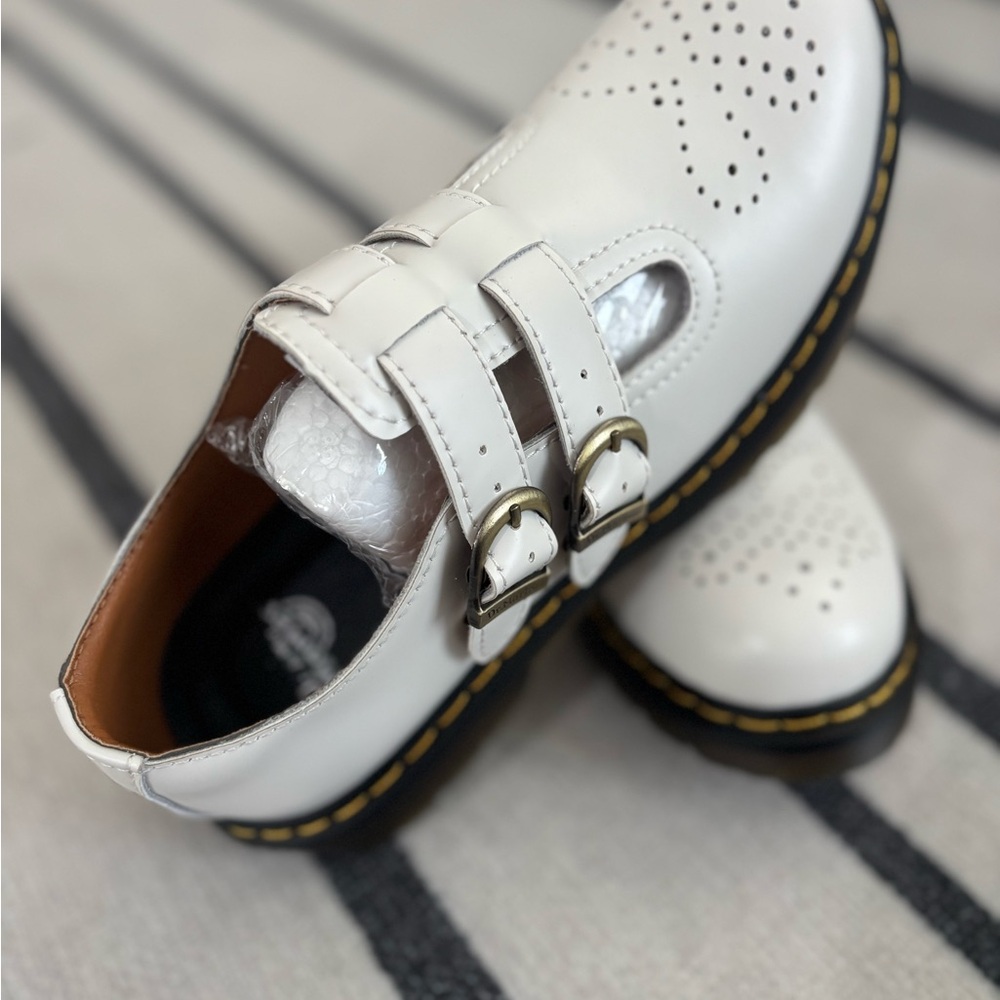 White Dr. Martens Mary Jane’s size 7 women’s